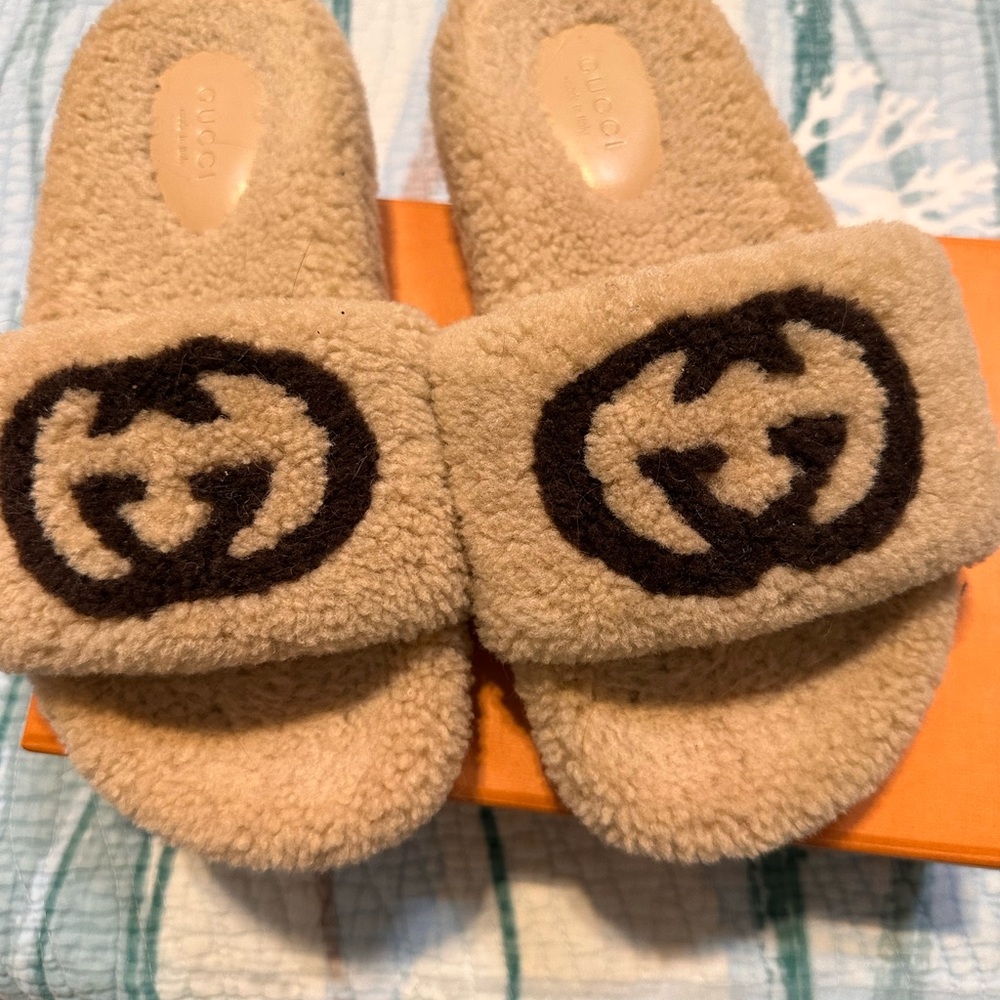 Gucci Tan Shearling Slides